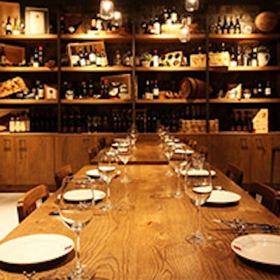 プロジエクター完備!宴会や二次会利用、貸切可