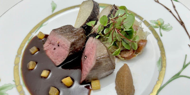 【Dinner Menu B】前菜2種とWメインなど全7品＋季節のフルーツを使ったシャンパンカクテル＋記念日デザート