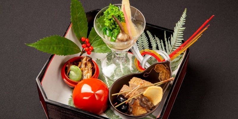 【福】上方ならでは「白味噌仕立てのお雑煮」にメインを和牛ステーキでご堪能いただく　※内容は2025年です