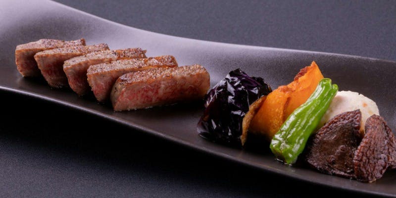 【福】上方ならでは「白味噌仕立てのお雑煮」メインは和牛ステーキで　　※2026年に内容更新済