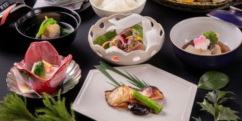 【あしべ】ランチ限定　全7品で控目な会席