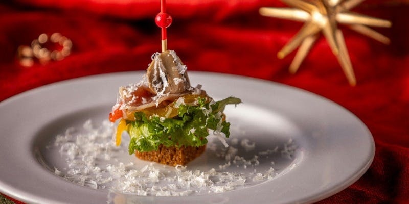 【Xmas2025】黒毛和牛＆かに＋ブッフェ＋スペシャリテ2皿＋乾杯シャンパン付き（時間内制限なし）