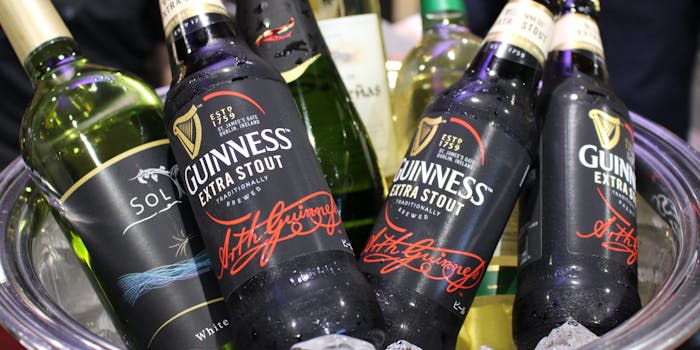 Agora Beer Garden 美味しい肉を愉しめる本格ロティスリー ビアガーデン アゴーラ ビアガーデン オイシイニクヲタノシメルホンカクロティスリー ビアガーデン ホテル アゴーラ リージェンシー 大阪堺 ビアガーデン 一休 Comレストラン