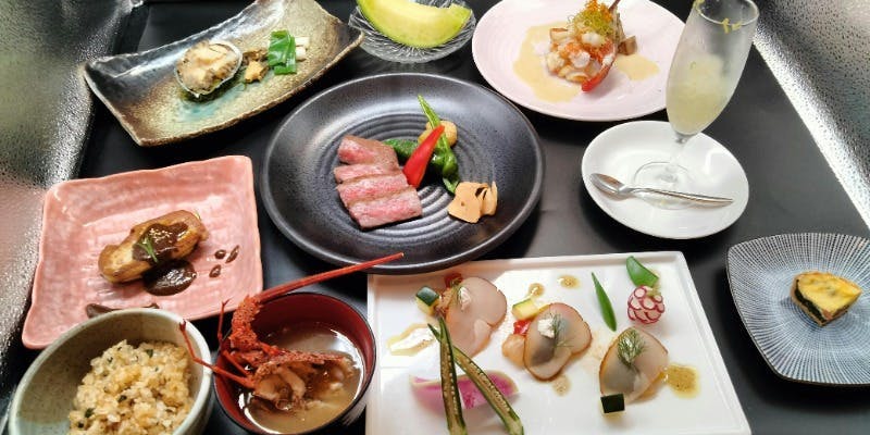 【洋風鉄板コース】黒毛和牛サーロイン、鮑のソテー、活伊勢海老など　17000円　※3日前のご予約で
