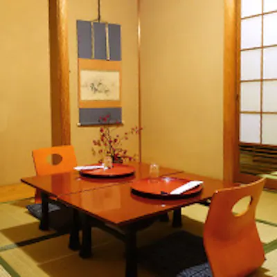麻布十番の静かな路地に佇む風情ある店構えで愉しむ精進料理