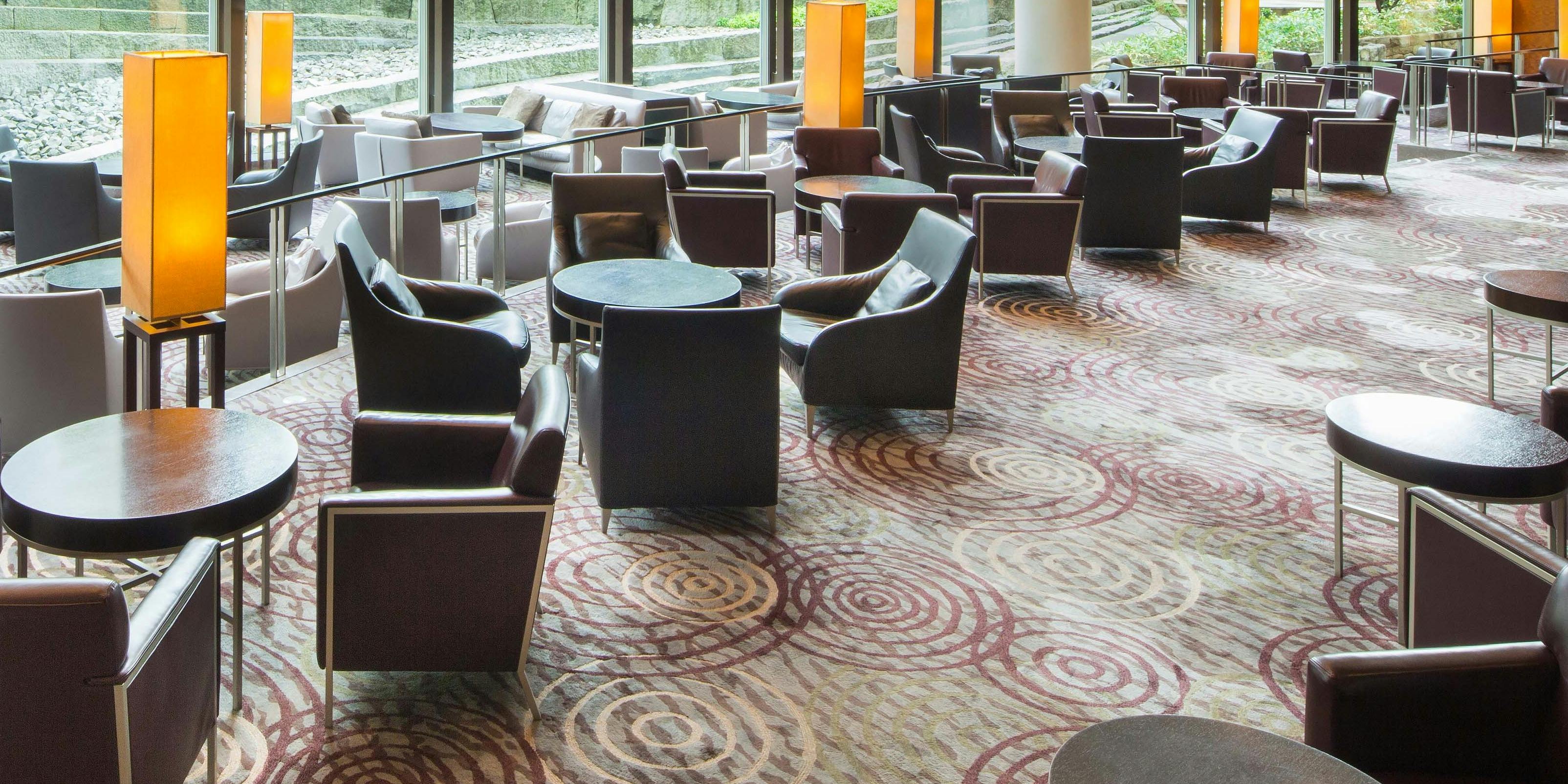 ガーデンラウンジ 坐忘（ザボウ）