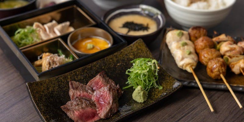 【ボリュームランチ】炭火串焼き4種、黒毛和牛の炭火焼き、旬のフルーツなど全6品＋乾杯ドリンク