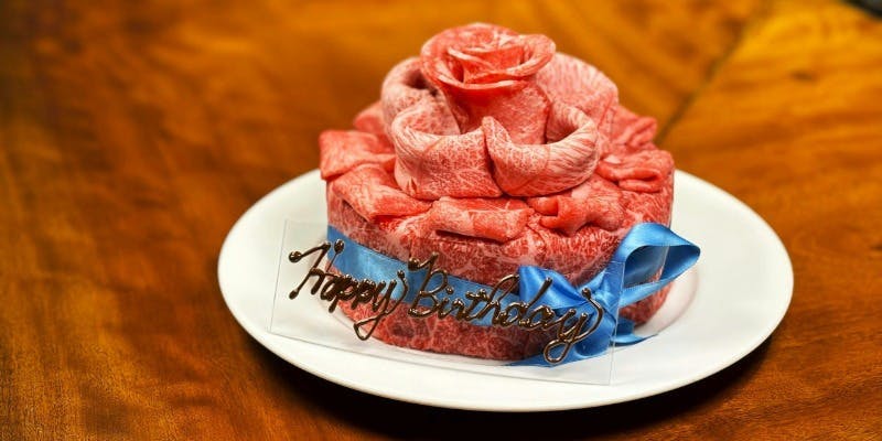 【Premium Anniversary Course】大切な記念日に、特製肉ケーキ、日本一ユッケ。＋乾杯スパークリング付き