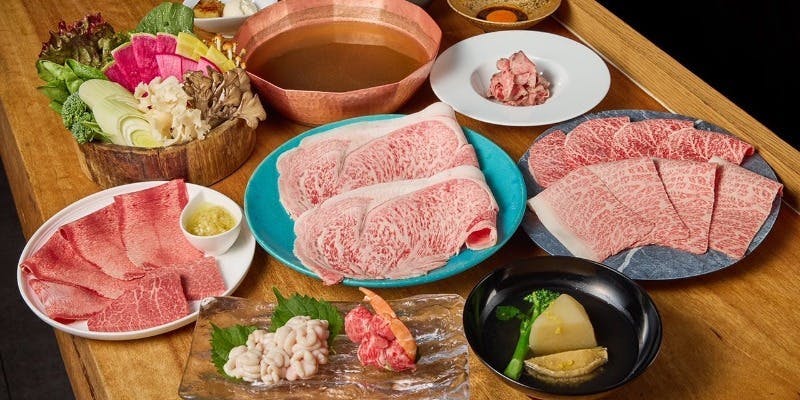 【冬プレミアムコース】贅沢な逸品が並び、豪華食材の旨味を名物トリュフ雑炊でご堪能