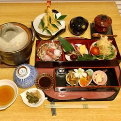 ランチ おもてなし こまつ オモテナシ コマツ 四条烏丸 日本家屋で楽しむお寿司 和食 一休 Comレストラン