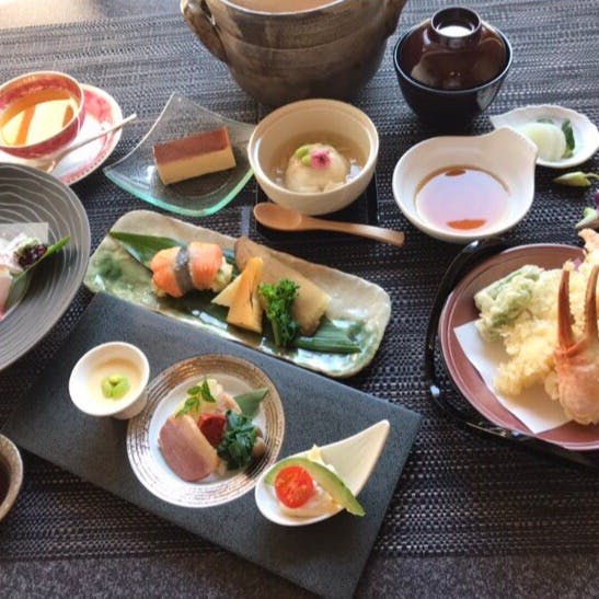 様々なコース料理をご用意