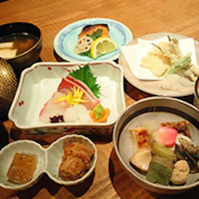 すっぽんのうま味をまるごと味わう『まる鍋』