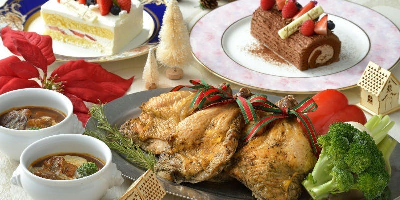 【クリスマススペシャルランチビュッフェ】ローストチキンやローストビーフ、苺のデザートなど（Xmas2025）