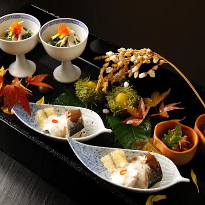 四季を味わう自慢の料理。素材の旨みを愉しんで