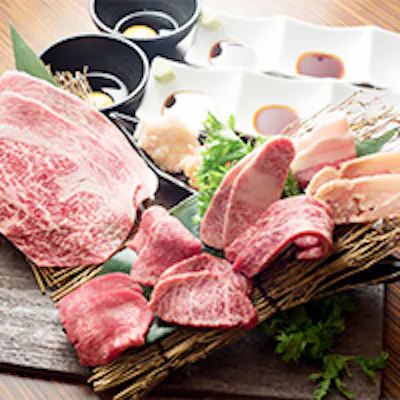 自慢のA5ランク黒毛和牛や霜降り肉