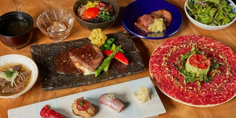 【GW限定　Special lunch】GW期間限定のお得なコース。アボカドのユッケ、牛肉寿司3種、彩りユッケ丼