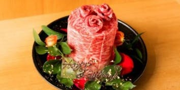 【ランチアニバーサリーコース】肉ケーキでお祝い！！プラチナユッケ、牛肉寿司付き特別コース - 肉寿司肉和食KINTANコレド室町