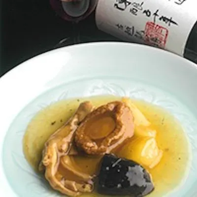 全国各地の旬の食材を、シンプルに最大限にいかした料理