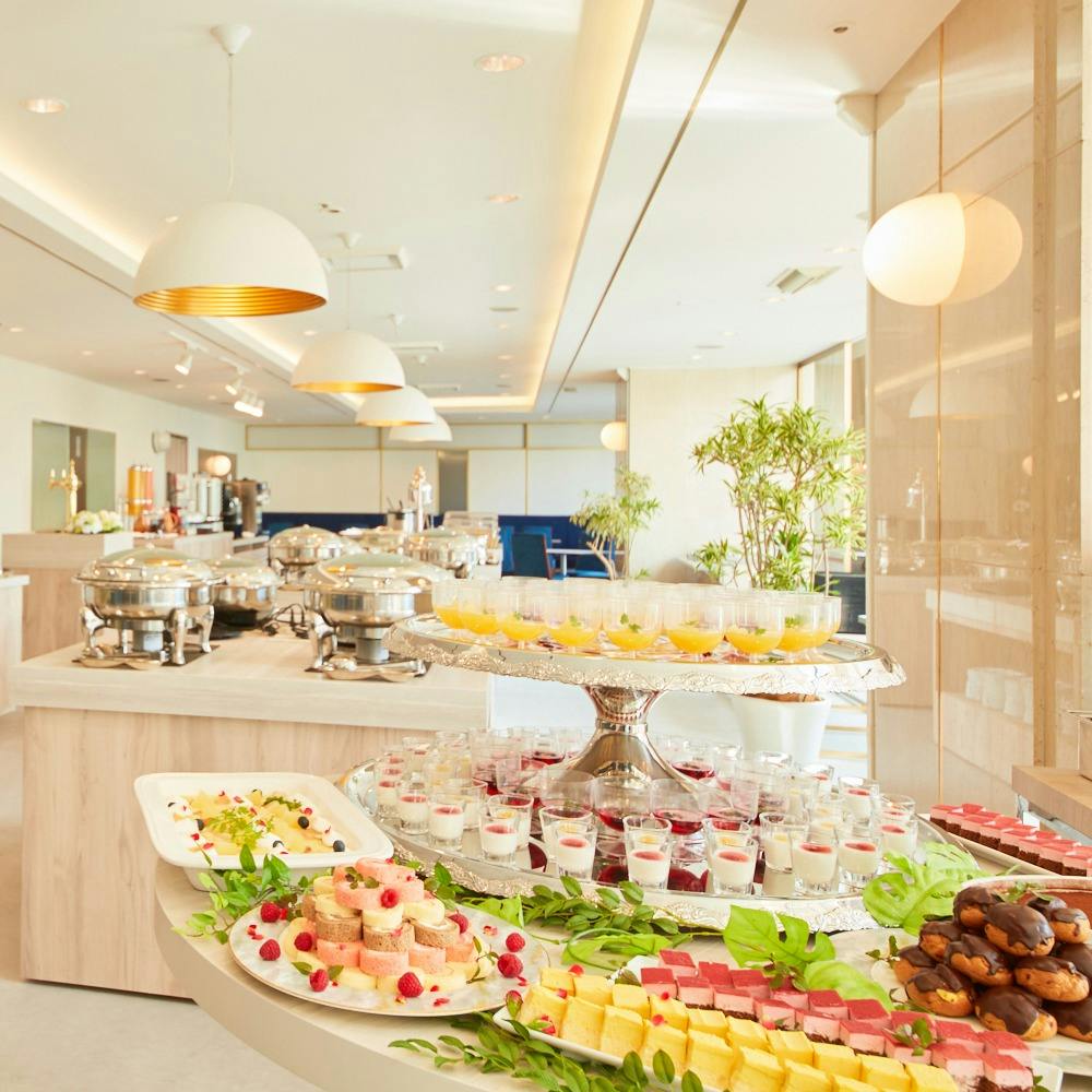 自然光が気持ちよく注ぐ開放感あふれる空間