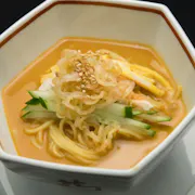 くらげと蒸し鶏の胡麻冷麺