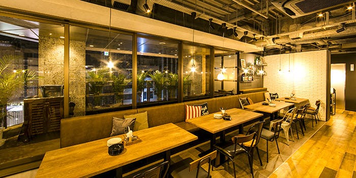 DESIGN FOOD MARKET 新橋店（デザインフードマーケット）