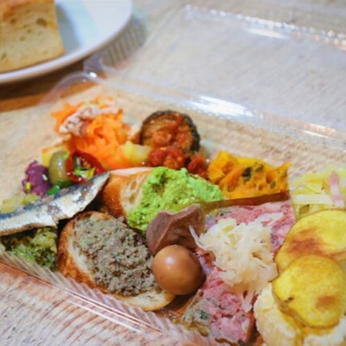ワイン食堂UmiUsagi (ウミウサギ)