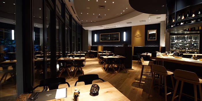 記念日におすすめのレストラン・Artisan de la TRUFFE PARIS 東京ミッドタウン店の写真1