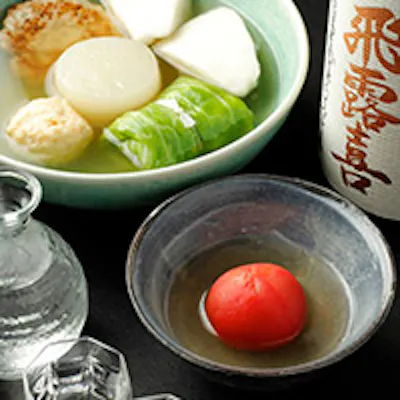 羅臼昆布だしでじっくり仕上げるおでん、季節素材の多彩な料理を、お酒片手に