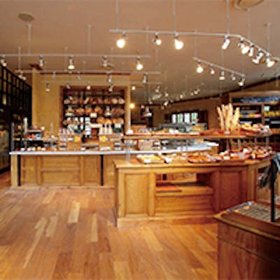 内装やデザインはオシャレで開放的な各国共通デザイン