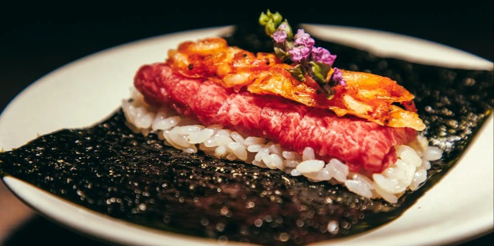 USHIGORO S. NISHIAZABU（ウシゴロ エス）