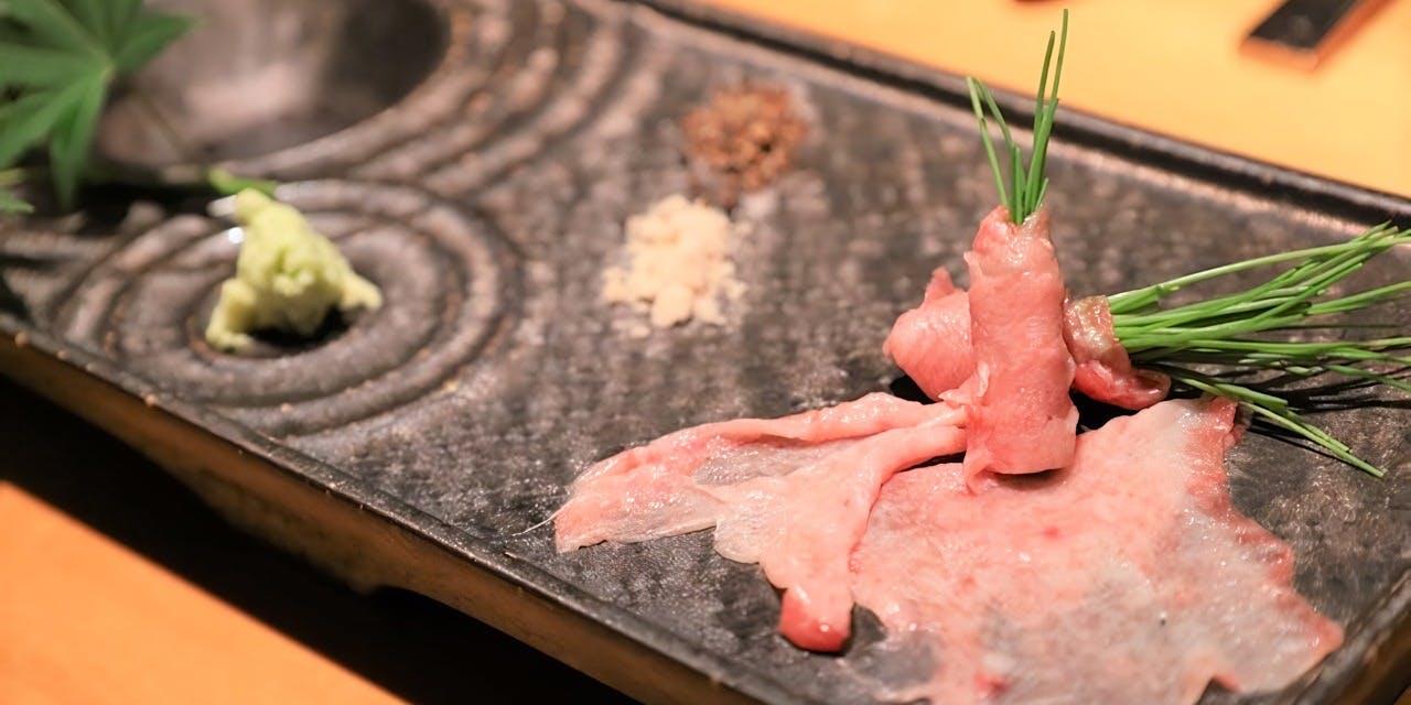 肉割烹 無膳福助（ニクカッポウ ムゼンフクスケ）