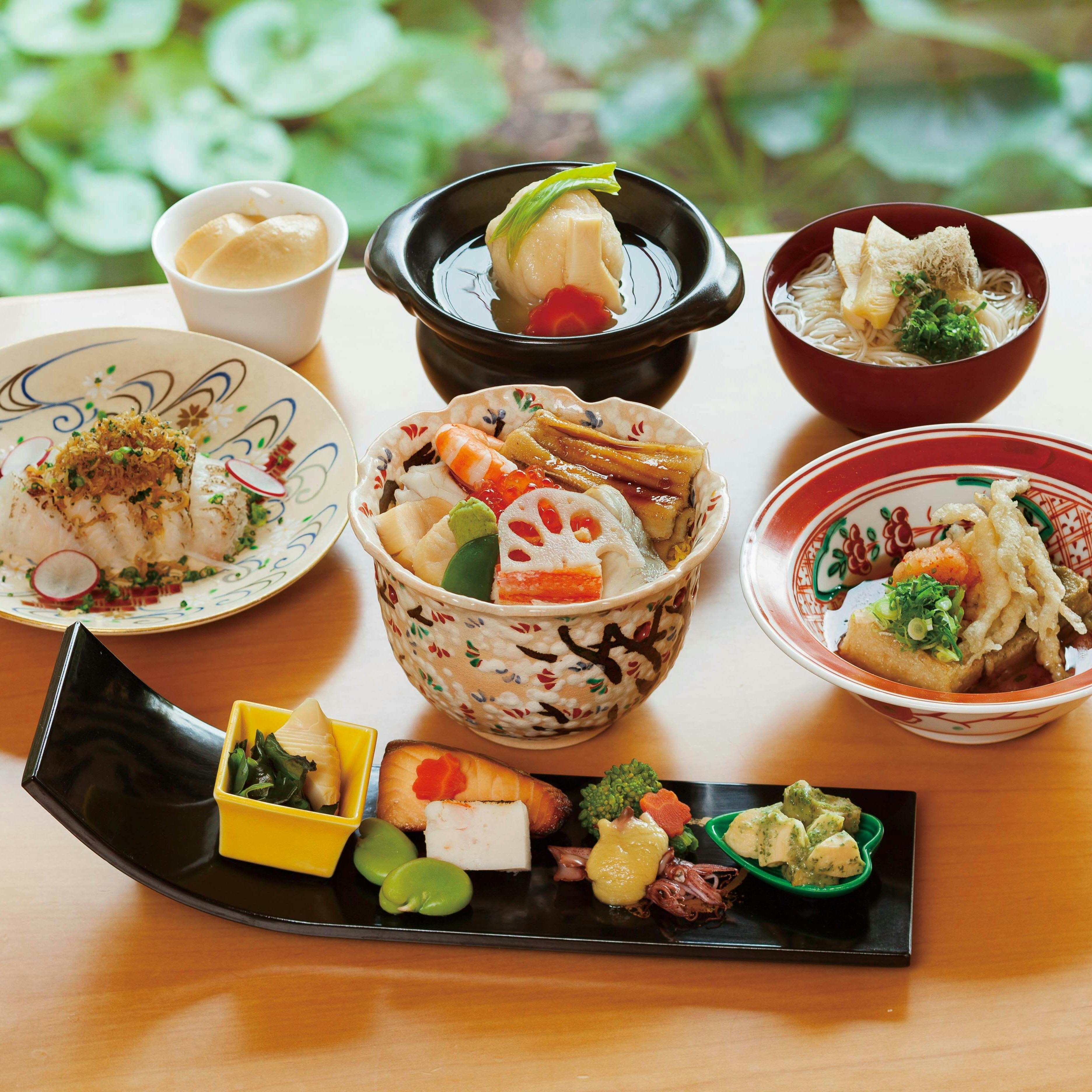 日本料理 桂／ホテルエルセラーン大阪 【春の味覚】前菜、蒸物、揚物、蒸し寿司、水物など旬の食材を使った全7品＜桃会席＞ ランチ プラン