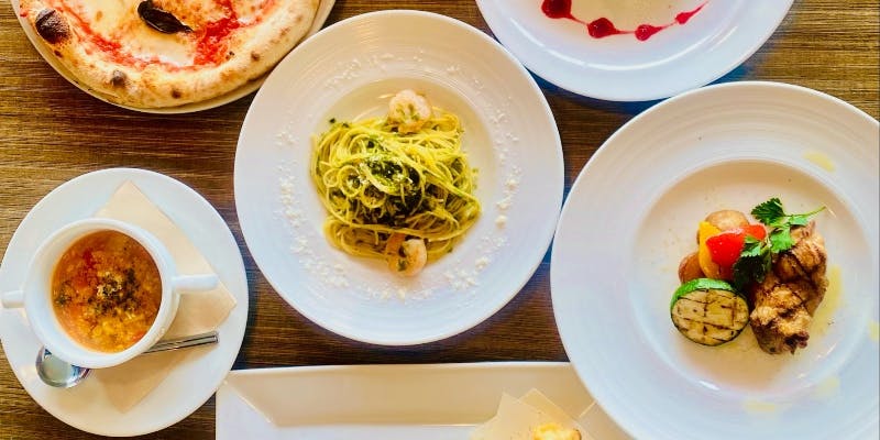 窓側確約【乾杯酒付きアニバーサリーコース】写真映えのメッセージ付ホールケーキも！メッセージ記載必須！