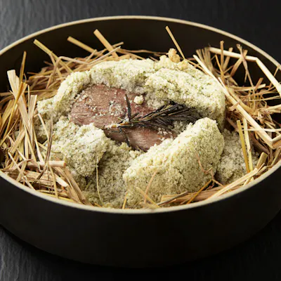 クラシックをベースにしつつも素材の良さを活かした料理をご堪能ください