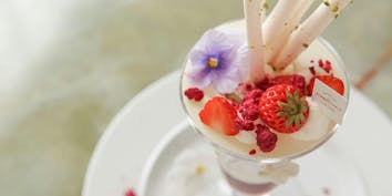 季節のフルーツパフェ - bistro cafe THE FLOWER TABLE