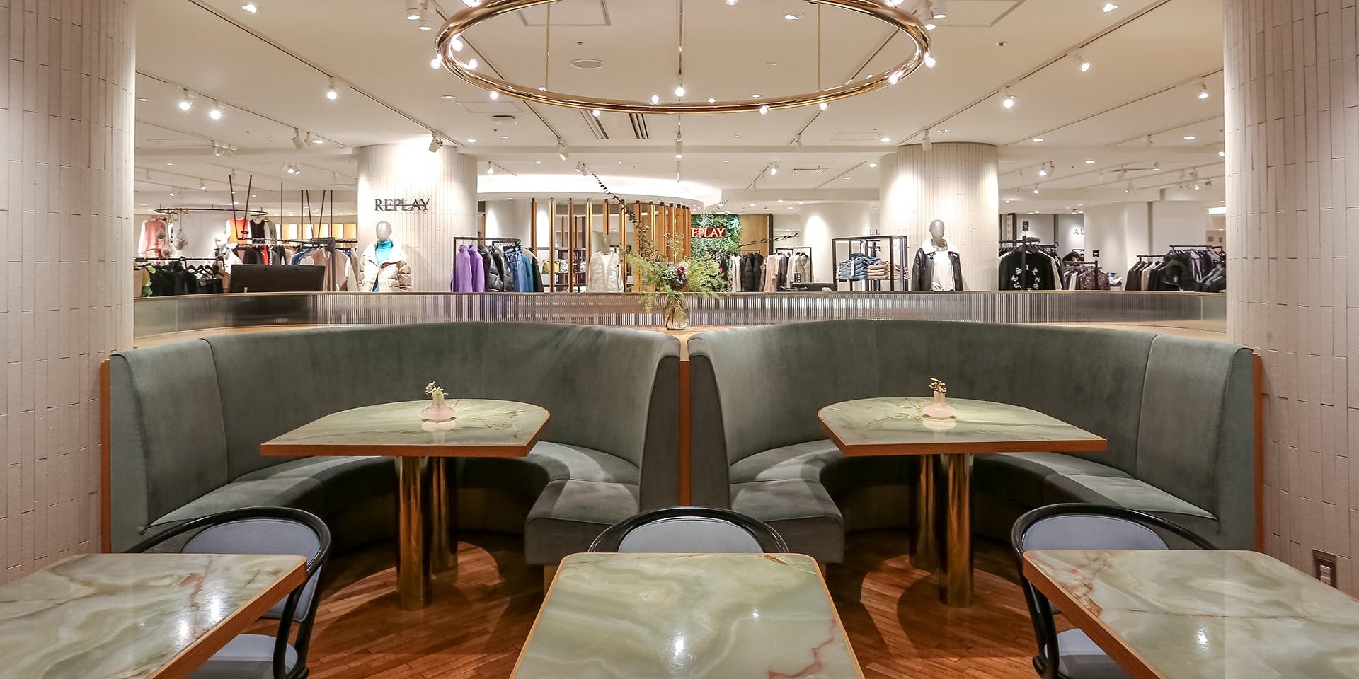 bistrocafe THE FLOWER TABLE（ビストロカフェ ザ フラワー テーブル） 2枚目