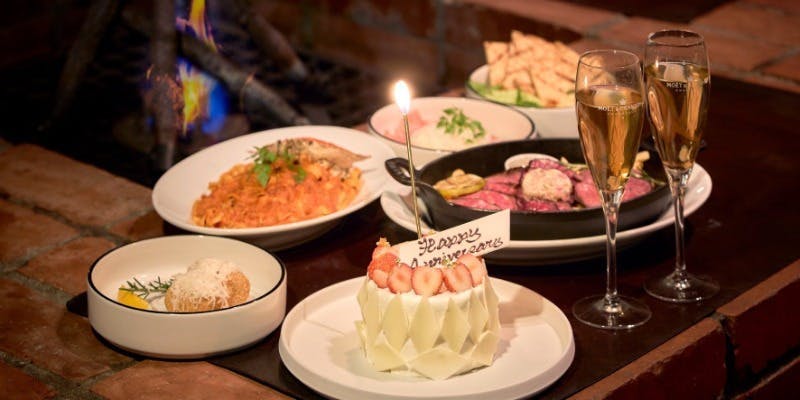 【アニバーサリープラン】ストロベリーショートケーキ×スパークリングワイン×NYイタリアン5品×カフェ