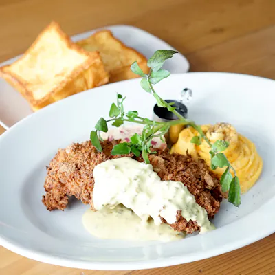 MERCER BRUNCH名物のフレンチトーストがセットのブランチ