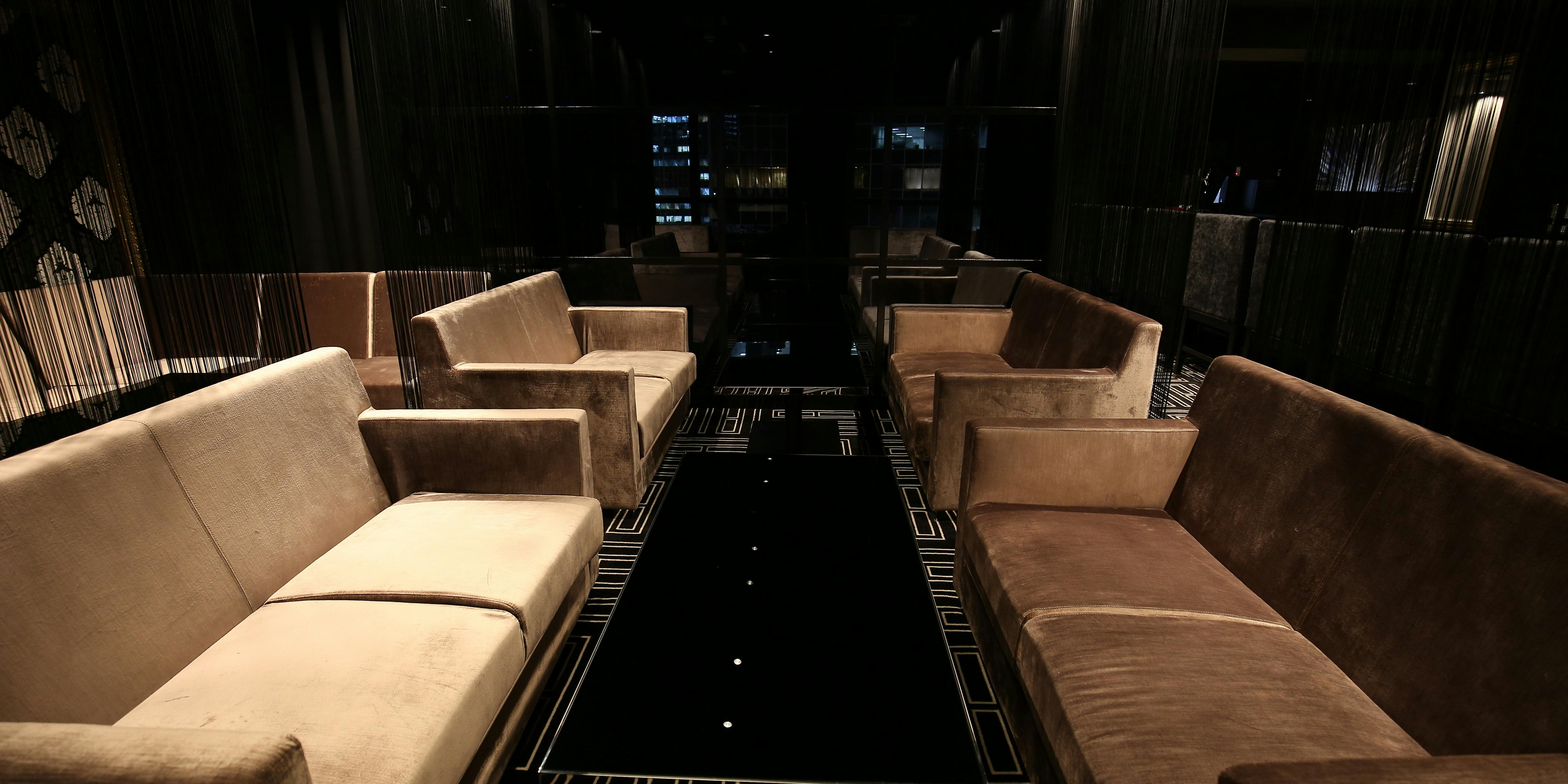 BAR LOUNGE 1818 【席のみ予約×テーブルソファー席】広々とした