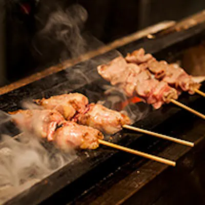 部位に応じてオス・メスを使い分けることで最上の焼鳥をご提供