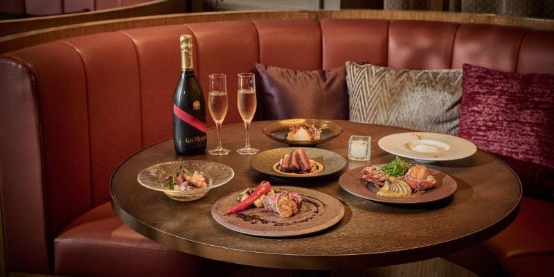 【記念日コース】メッセージ付ホールケーキ等特典4点＋シェフのおすすめ料理全5品