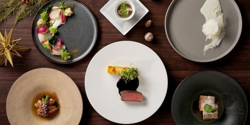 【Xmas2025】 特別会場で楽しむ神戸牛や冬の旬食材で彩るクリスマスディナー全8品＋生演奏