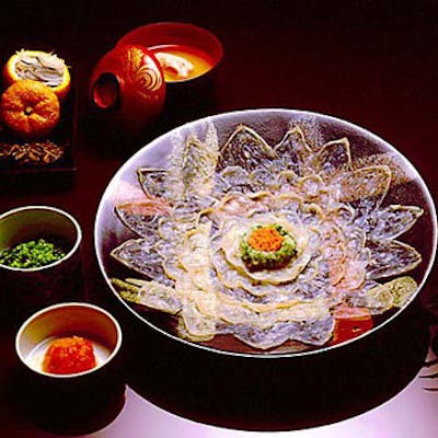 下関直送のふぐを用いた「博多」ならでのふぐ料理