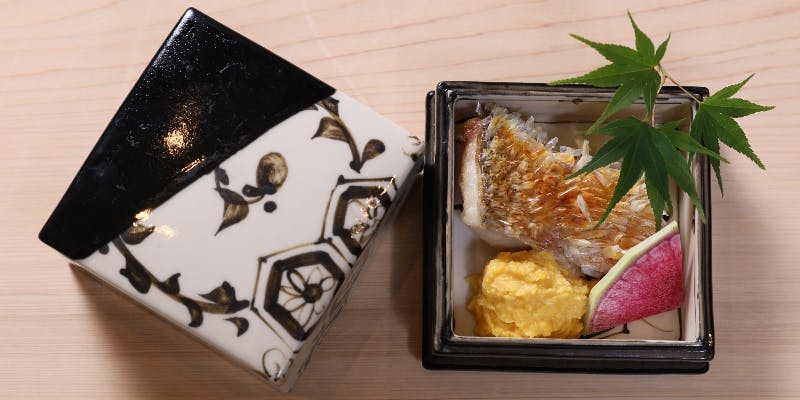 【寿司おまかせコース】肴三種、椀物、寿司など全7品