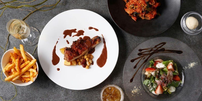 【カジュアル忘新年会】パスタやジャークチキンを堪能！＋2時間フリーフロー