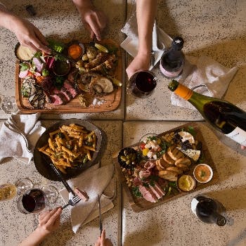 cafe & dining ZelkovA�^�X�g�����O�X�\�Q��