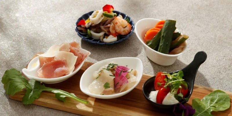 Cafe & Dining ZelkovA／ザ ストリングス 表参道 タパス5種盛り合わせ