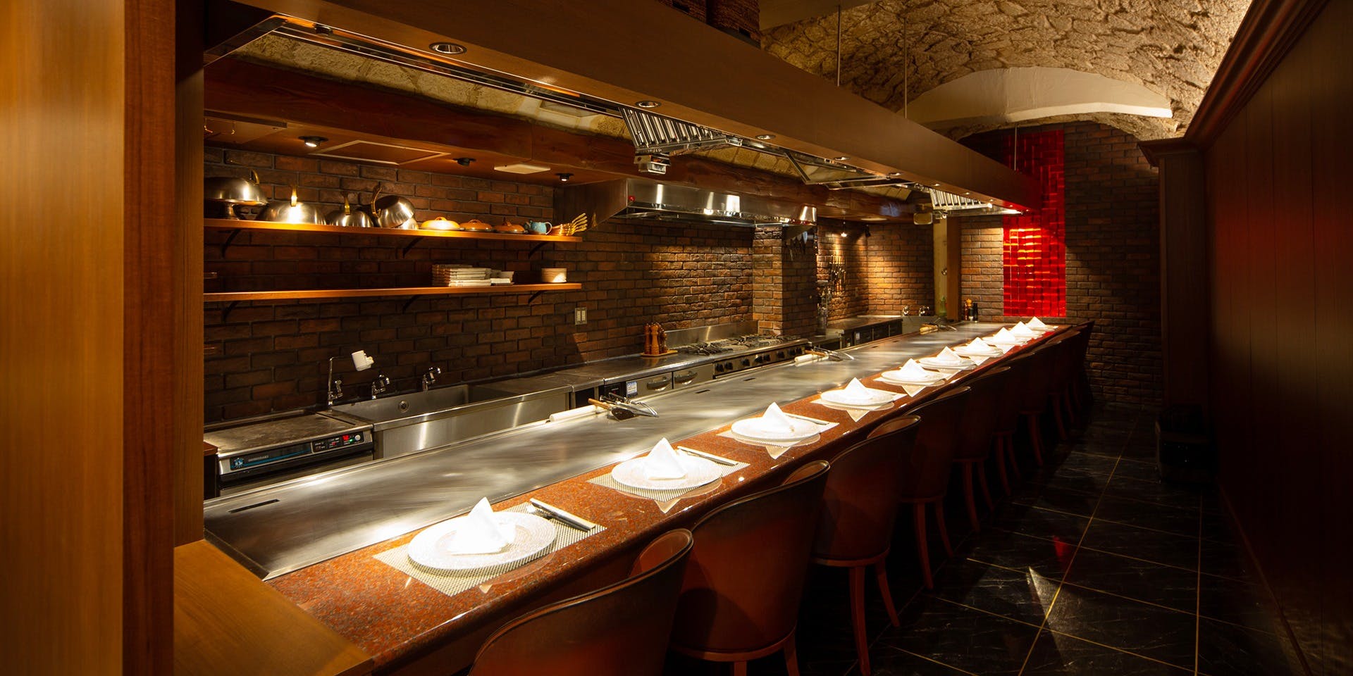 TEPPAN DINING KAMIYA（テッパンダイニング　カミヤ）