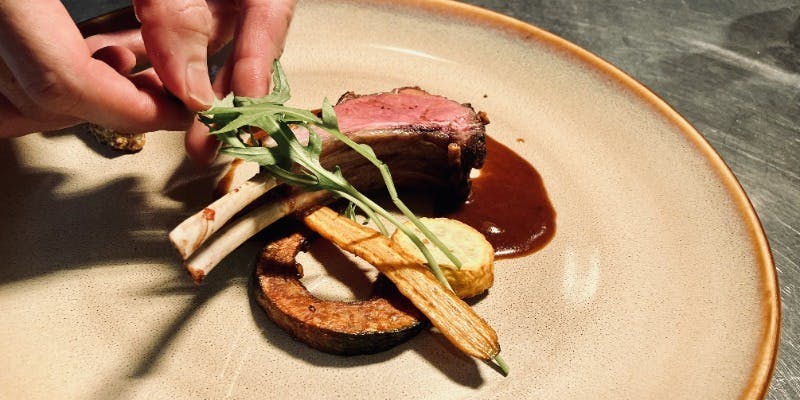 週末ブランチを平日に！選べるメイン！プリフィックスランチコース＋NZスパークリングワイン付