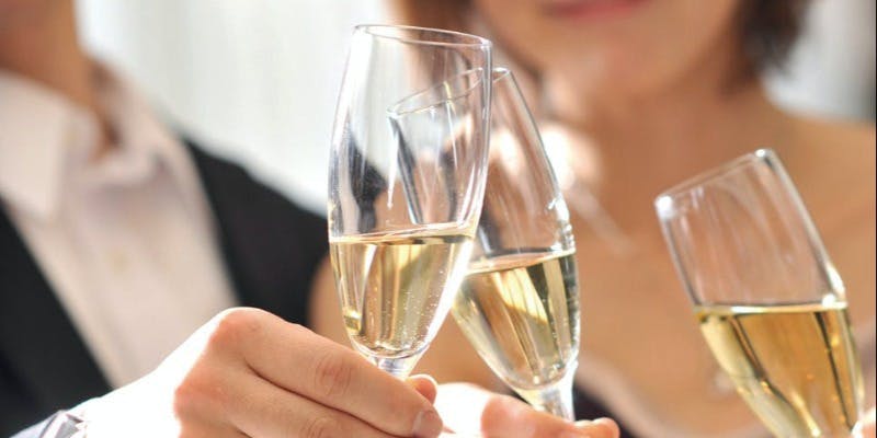 【Xmas2025】女子会プランクリスマス特別ディナー特典付き乾杯酒・女子会プラン特別デザート（12/23～25）